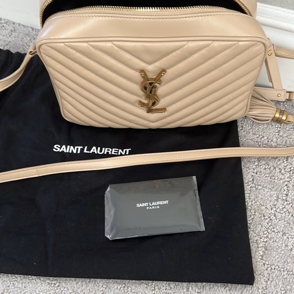 Saint Laurent Loulou quilted camera bag crossbody color poudre - Picture 8 of 13